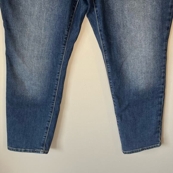 NWT! Universal Thread Medium Wash Mid Rise Skinny Jean Size 18 Short - Picture 10 of 12